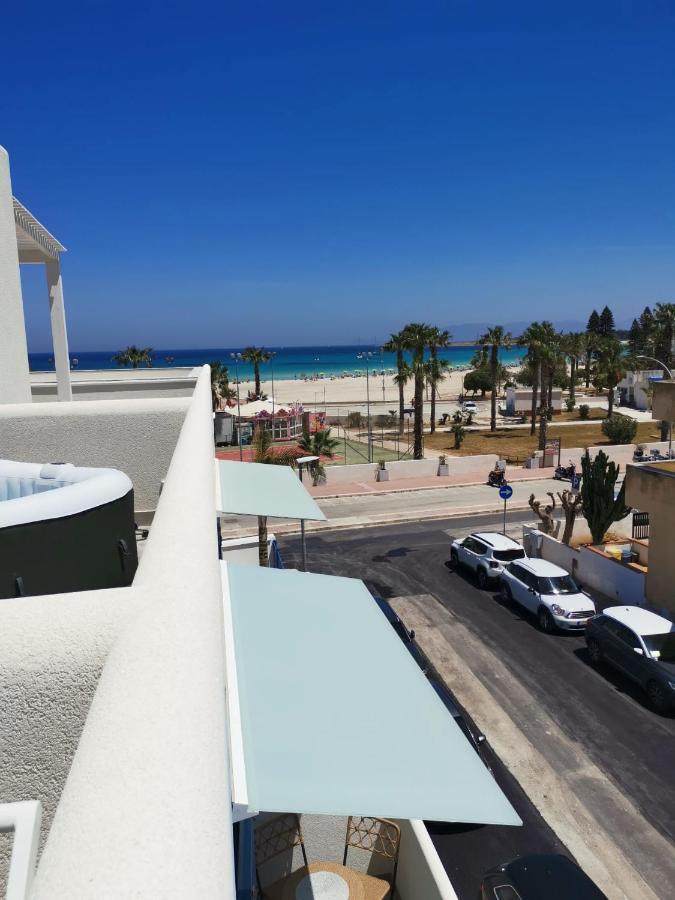 Mare E Terra Fronte Mare Apartment