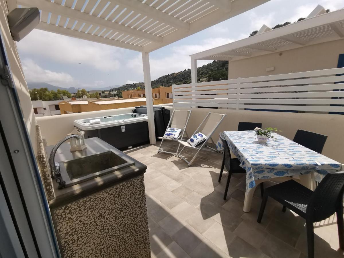 Mare E Terra Fronte Mare Apartment